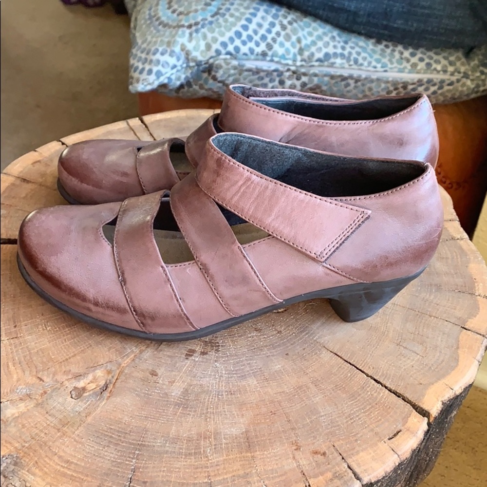 Naot burnished brown shoes